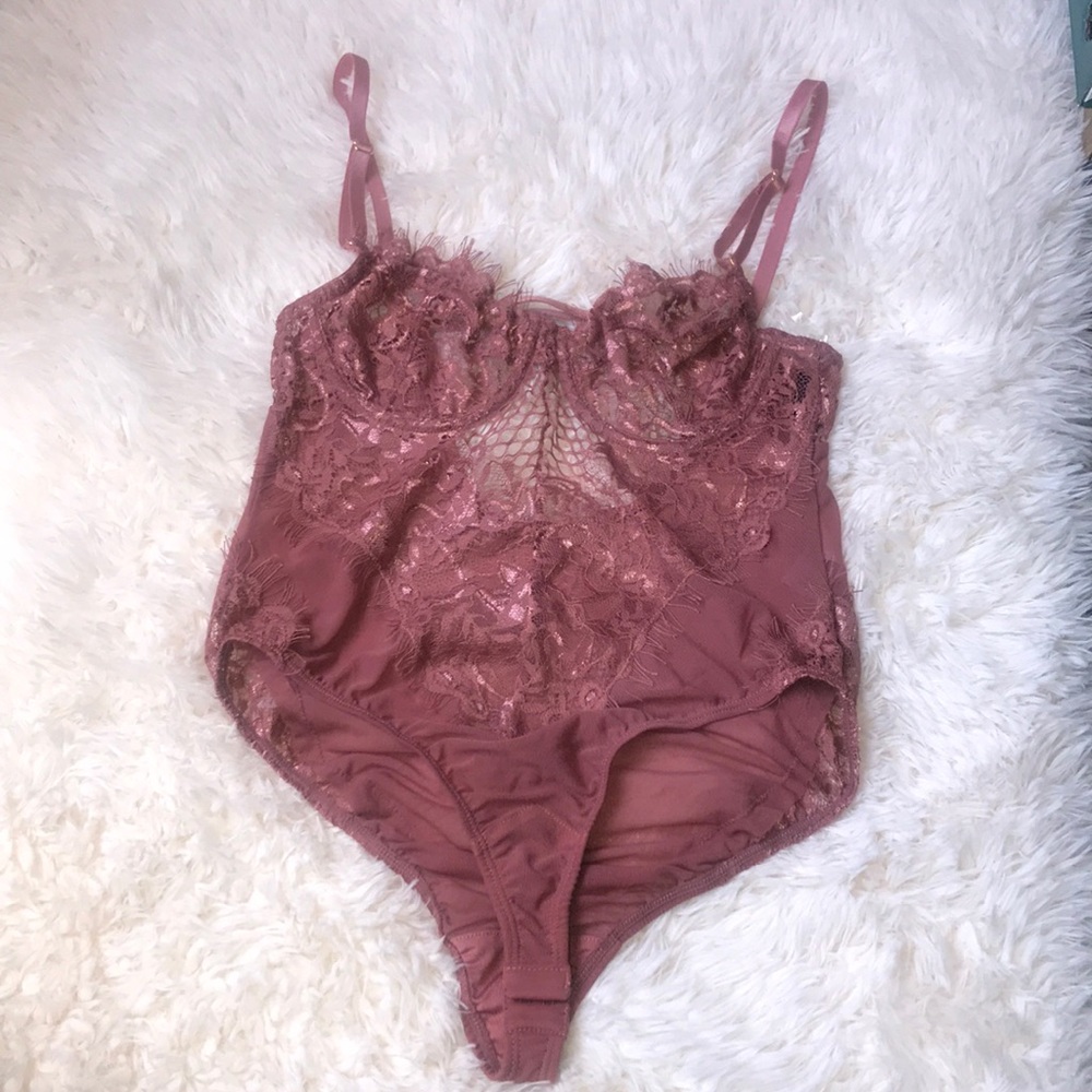 💕Lace Bodysuit💕 - Picture 3 of 5